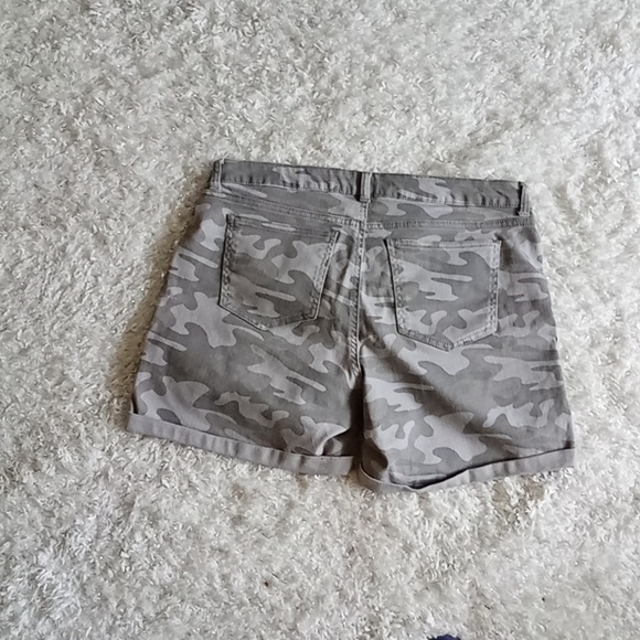 Shorts - Picture 2 of 2